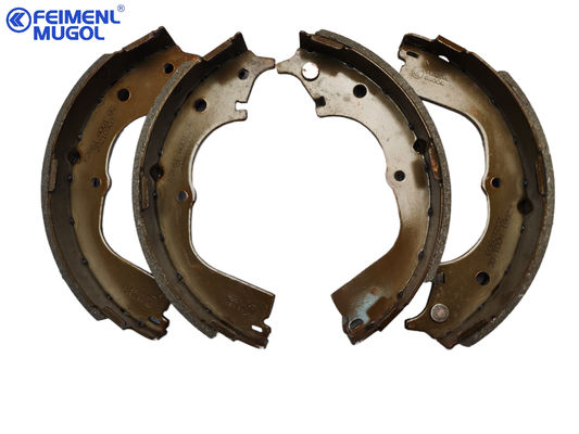 JMC1020 Ricambi per autoveicoli Scarpe di freno Camion cinese JMC1040 Ricambi per autocarri 493ZQ3/ZQ4/ZQ4A